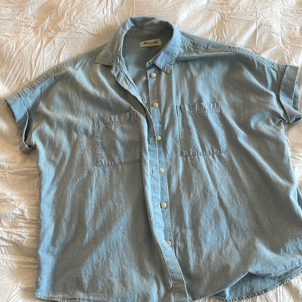 Madewell short sleeve chambray button up shirt size M! New!